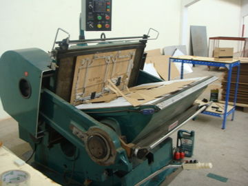 De Vouwende en Die-Cutting Machine van de golfkarton Handvlakte 5.5kw/7.5kw
