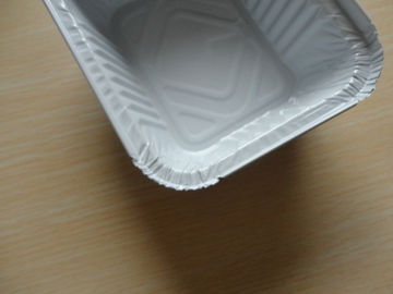 De Foliecontainers van het rechthoekaluminium met Deksel voor Voedselopslag witte met een laag bedekte 450ML