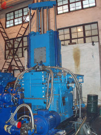 Vier-vleugel 7500kg/h-van het afgietselbanbury van het Legeringsstaal Intern Mixer Hermetisch Type FM-410